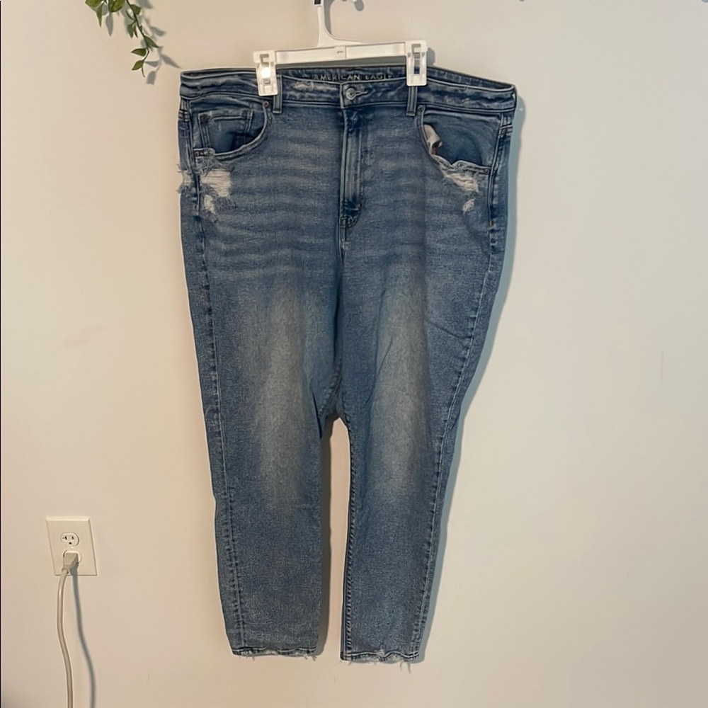 18 Long American Eagle Outfitters Mom Jeans